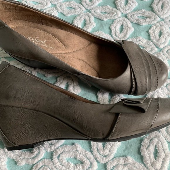 Naturalizer Dark NEVER WORN grey wedge heels - Picture 2 of 4